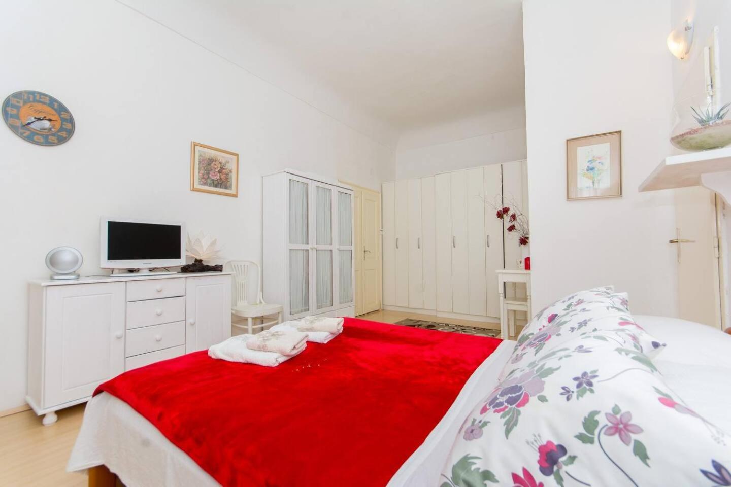 Stella City Center Accommodation Дубровник Экстерьер фото